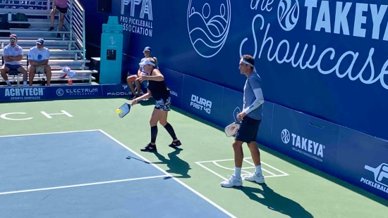 pickleball serve